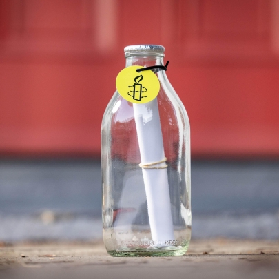 Message in a bottle: Amnesty International UK delivers important campaign about the food crisis