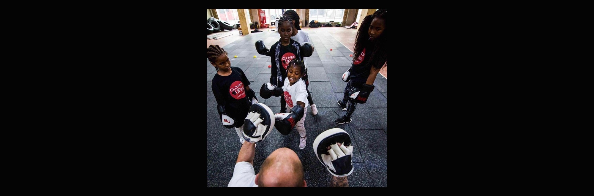 Boxing takes a seat to highlight knife crime