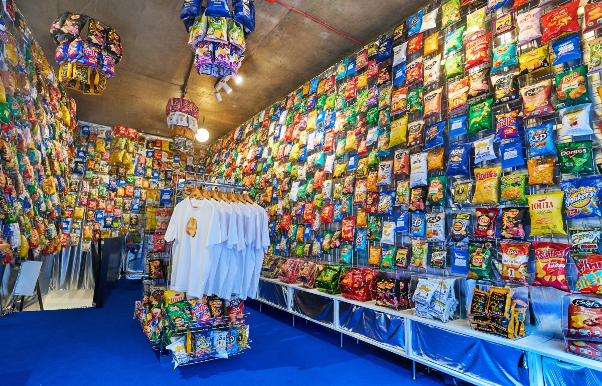 Love Holidays Crisps Abroad 415