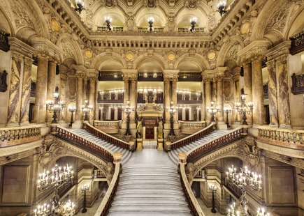 03 Opera Airbnb Grand Escalier Credit Thibaut Chapotot