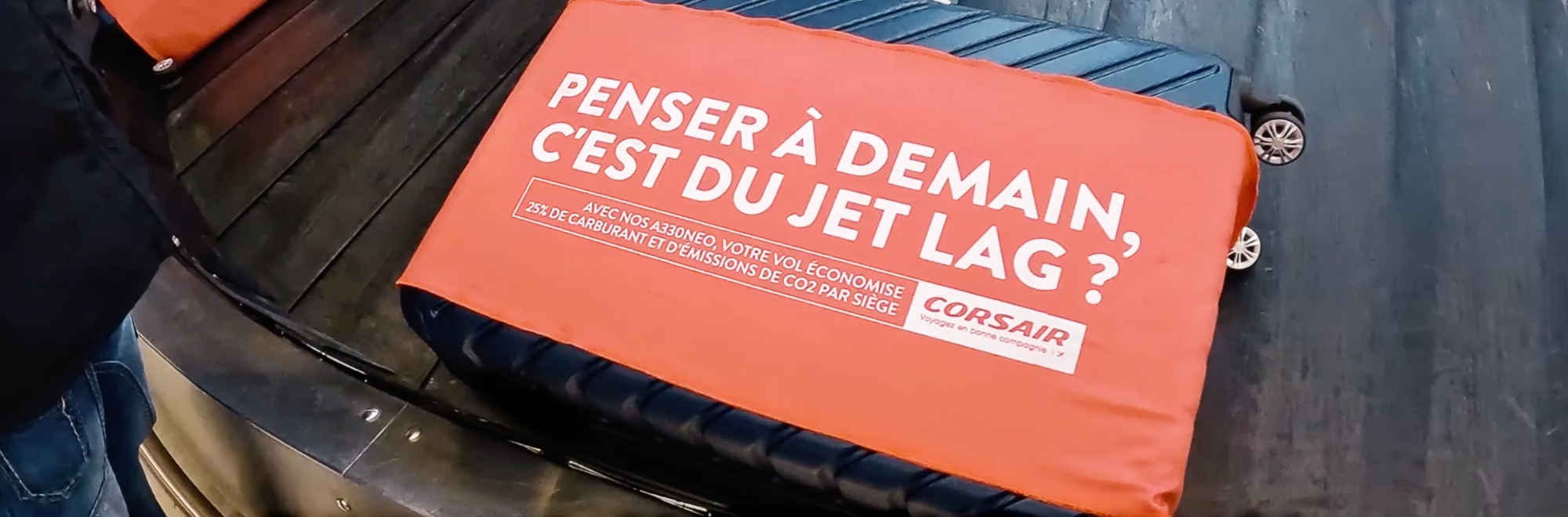 Corsair airline advertises on its competitors’ luggage carousels