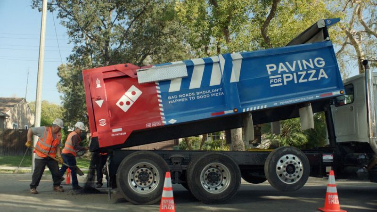 Dominos pr stunt 800x450