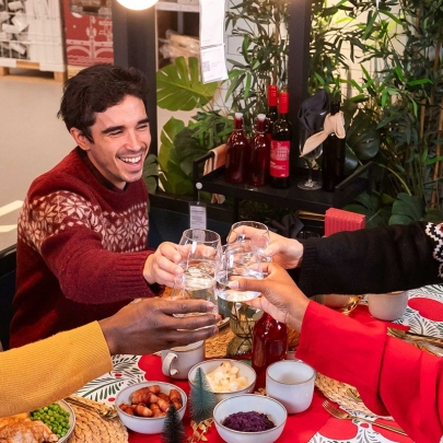 njoy a free Christmas dinner served in iconic IKEA room sets