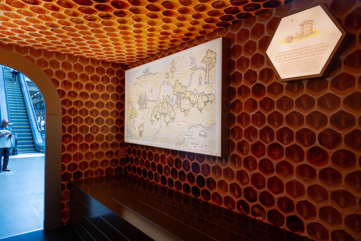 St Pancras x Fortnums Beehive 005