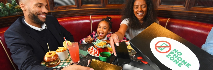 Frankie and Benny’s mobile phone ban gets the nation talking – properly talking