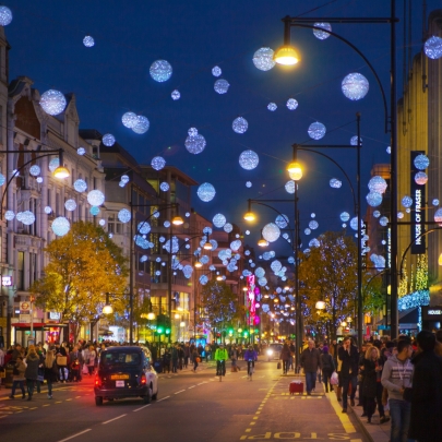 Is out-of-home advertising the answer to eye-catching festive campaigns this Christmas?