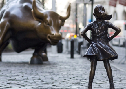 Fearless Girl Infront Of Bull