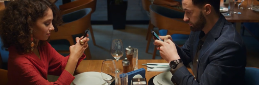 KitKat urges phone addicts to pause for reflection