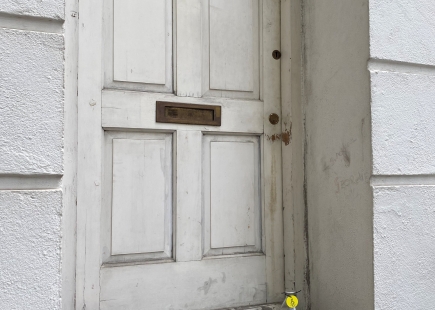 Door1
