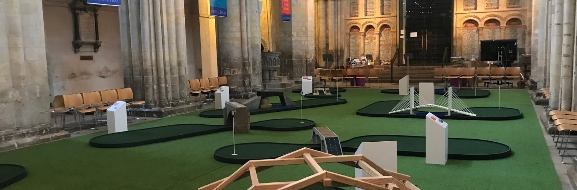 Prayers and Putting: Rochester Cathedral's 'Fairway to heaven' brings families through its doors