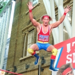 Tony’s Chocolonely stages a live wrestling match in King’s Cross Station