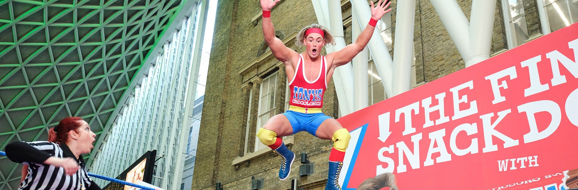 Tony’s Chocolonely stages a live wrestling match in King’s Cross Station