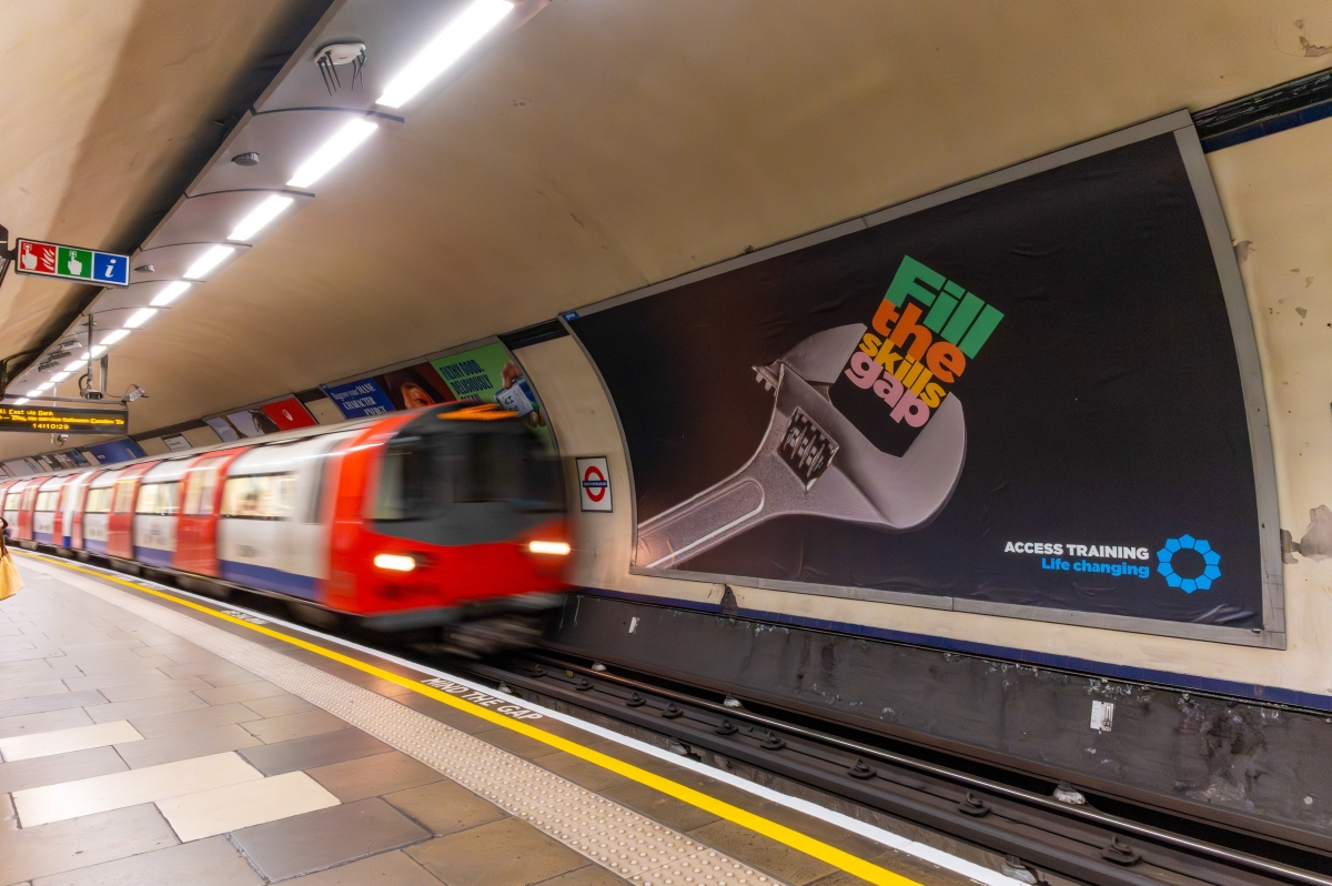 Access Training XT48 South Wimbledon Station London 097