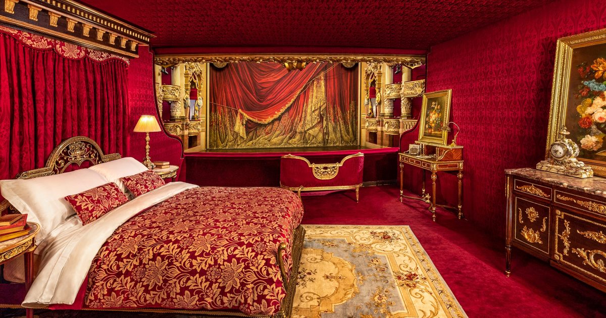 Creative Corner Airbnb's Phantom of the Opera stay and pancakes